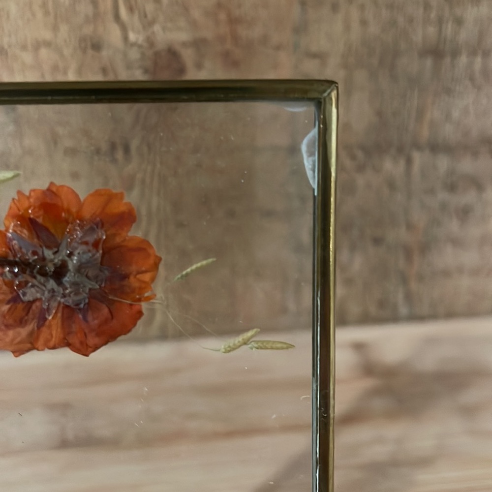 Vintage Brass and glass with pressed flowers trinket box/music box - Picture 10 of 11